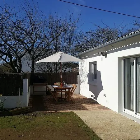 De Sauveterre Petit Dejeuner Compris