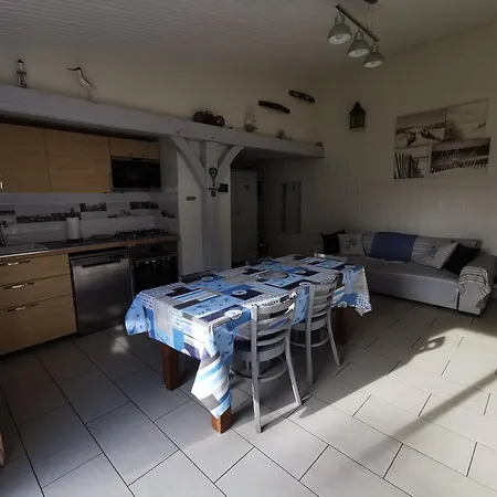 De Sauveterre Petit Dejeuner Compris