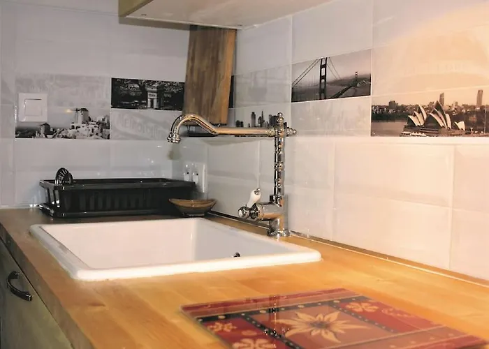 펜션 De Sauveterre Petit Dejeuner Compris