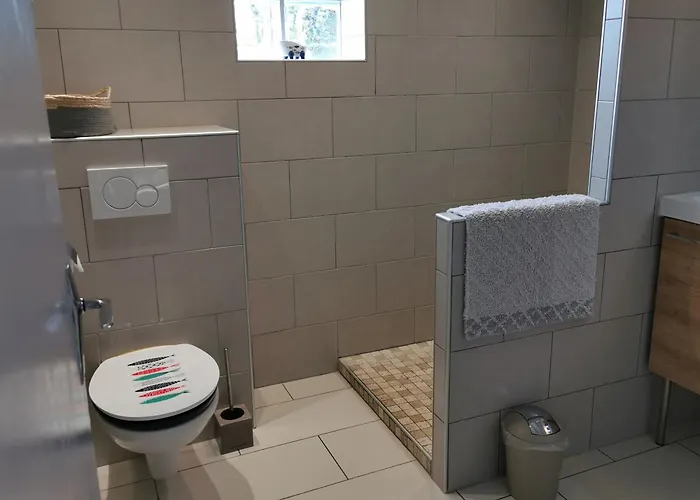 펜션 De Sauveterre Petit Dejeuner Compris